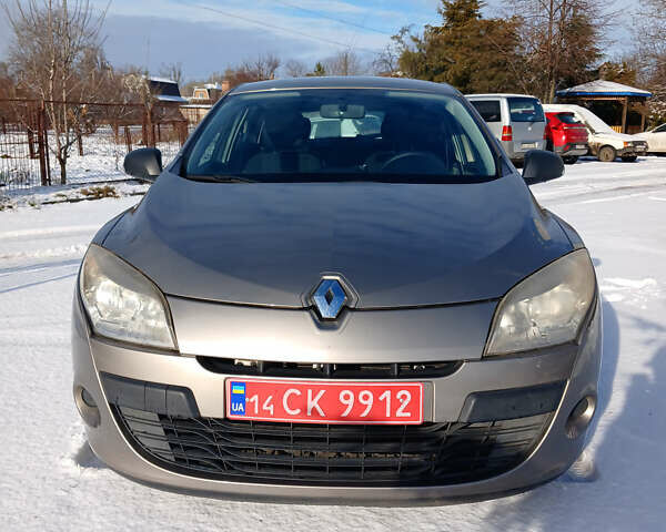 Бежевий Рено Меган, об'ємом двигуна 1.6 л та пробігом 178 тис. км за 6900 $, фото 1 на Automoto.ua