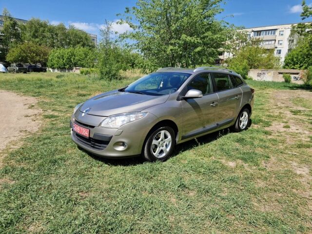 Бежевый Рено Меган, объемом двигателя 1.6 л и пробегом 253 тыс. км за 7500 $, фото 1 на Automoto.ua