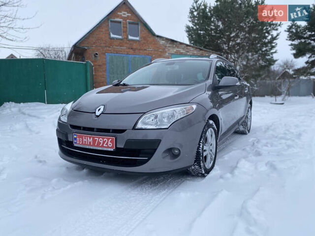 Бежевый Рено Меган, объемом двигателя 1.6 л и пробегом 192 тыс. км за 7400 $, фото 1 на Automoto.ua