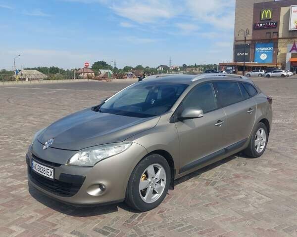 Бежевий Рено Меган, об'ємом двигуна 1.46 л та пробігом 151 тис. км за 7000 $, фото 1 на Automoto.ua