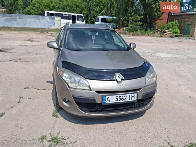 Бежевий Рено Меган, об'ємом двигуна 1.46 л та пробігом 360 тис. км за 5600 $, фото 1 на Automoto.ua