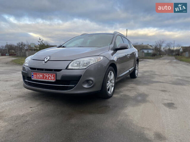 Бежевый Рено Меган, объемом двигателя 1.6 л и пробегом 192 тыс. км за 7400 $, фото 1 на Automoto.ua