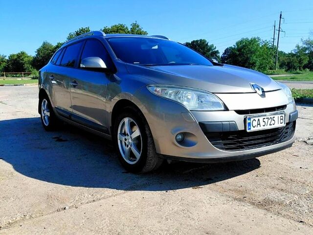 Бежевый Рено Меган, объемом двигателя 1.5 л и пробегом 355 тыс. км за 7200 $, фото 1 на Automoto.ua