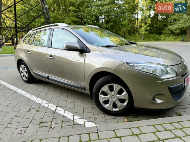 Бежевий Рено Меган, об'ємом двигуна 1.6 л та пробігом 252 тис. км за 6299 $, фото 1 на Automoto.ua