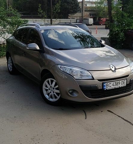 Бежевый Рено Меган, объемом двигателя 1.6 л и пробегом 220 тыс. км за 6500 $, фото 1 на Automoto.ua