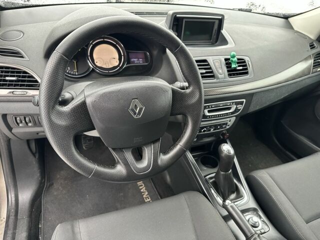 Бежевый Рено Меган, объемом двигателя 1.5 л и пробегом 277 тыс. км за 7650 $, фото 1 на Automoto.ua