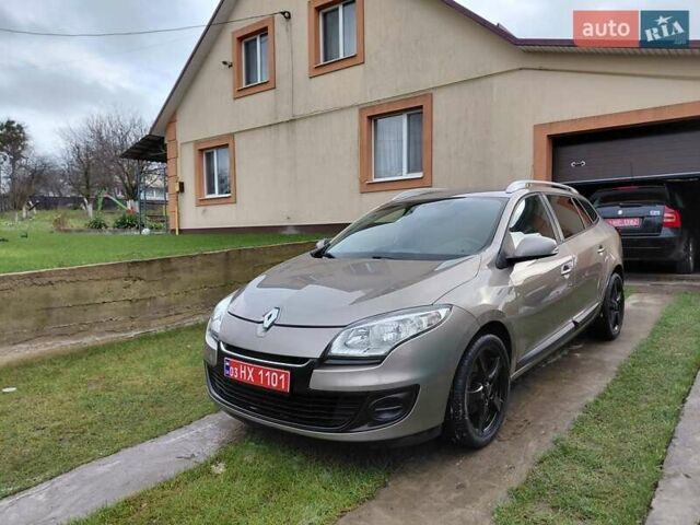 Бежевый Рено Меган, объемом двигателя 1.6 л и пробегом 181 тыс. км за 7300 $, фото 1 на Automoto.ua