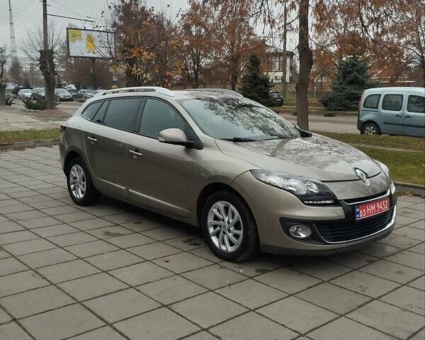 Бежевый Рено Меган, объемом двигателя 1.46 л и пробегом 250 тыс. км за 8500 $, фото 1 на Automoto.ua