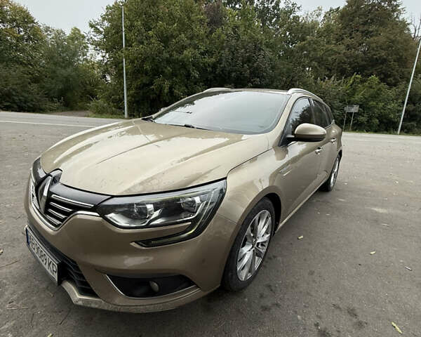 Бежевый Рено Меган, объемом двигателя 1.46 л и пробегом 233 тыс. км за 13000 $, фото 1 на Automoto.ua