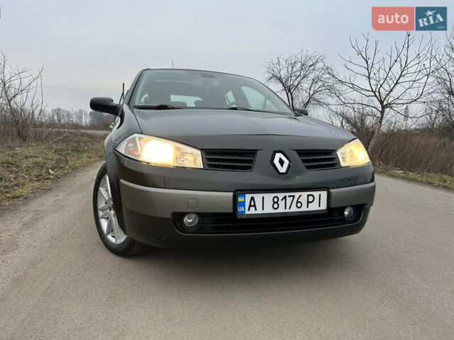 Черный Рено Меган, объемом двигателя 2 л и пробегом 250 тыс. км за 4400 $, фото 1 на Automoto.ua