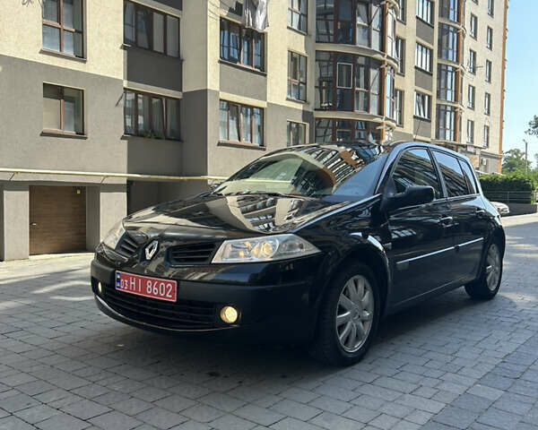 Черный Рено Меган, объемом двигателя 2 л и пробегом 219 тыс. км за 6350 $, фото 1 на Automoto.ua