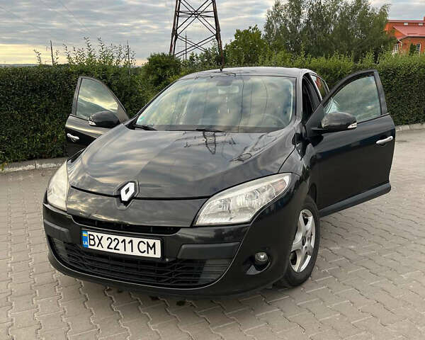 Чорний Рено Меган, об'ємом двигуна 1.6 л та пробігом 251 тис. км за 6800 $, фото 1 на Automoto.ua