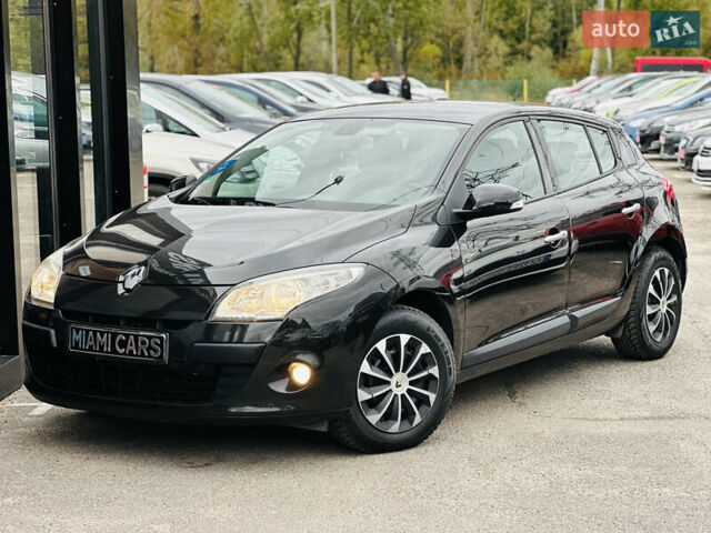Рено Меган 2009 в Харькове на Automoto.ua Черный Рено Меган, объемом двигателя 1.6 л и пробегом 225 тыс. км за 7600 $, фото 1 на Automoto.ua