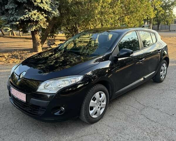 Черный Рено Меган, объемом двигателя 1.6 л и пробегом 204 тыс. км за 6500 $, фото 1 на Automoto.ua