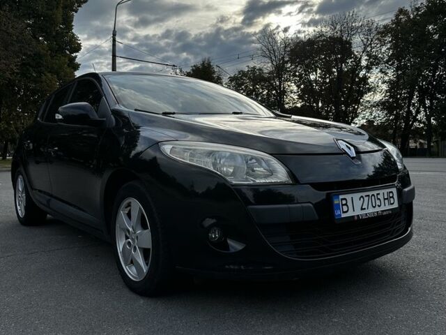 Рено Меган 2010 в Полтаве на Automoto.ua Черный Рено Меган, объемом двигателя 1.5 л и пробегом 280 тыс. км за 6300 $, фото 1 на Automoto.ua