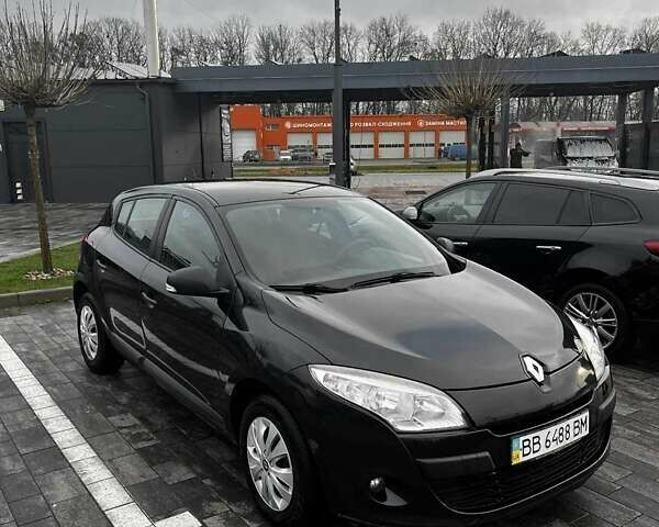 Черный Рено Меган, объемом двигателя 1.6 л и пробегом 198 тыс. км за 5600 $, фото 1 на Automoto.ua