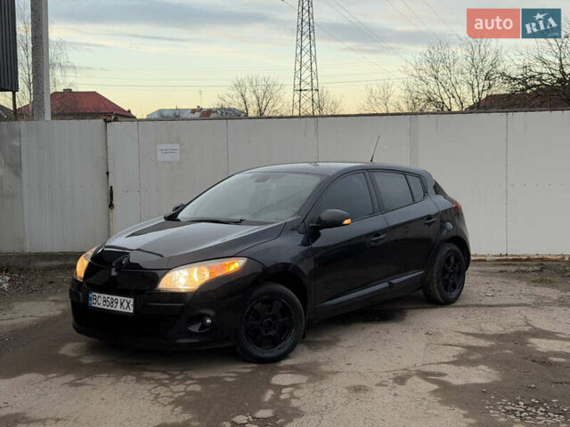Черный Рено Меган, объемом двигателя 1.6 л и пробегом 300 тыс. км за 4250 $, фото 1 на Automoto.ua