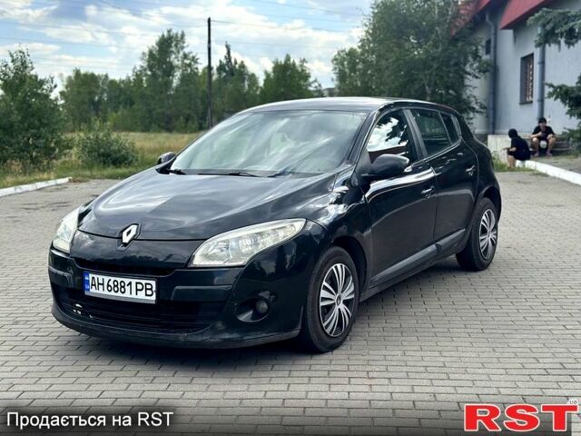 Рено Меган 2010 в Павлограде на Automoto.ua Черный Рено Меган, объемом двигателя 1.5 л и пробегом 0 тыс. км за 4800 $, фото 1 на Automoto.ua