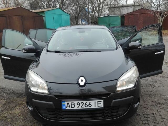 Черный Рено Меган, объемом двигателя 1.6 л и пробегом 240 тыс. км за 6400 $, фото 1 на Automoto.ua