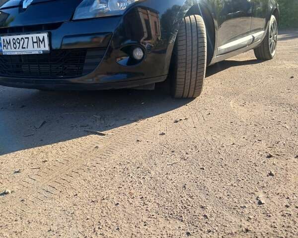 Черный Рено Меган, объемом двигателя 1.46 л и пробегом 300 тыс. км за 6500 $, фото 1 на Automoto.ua