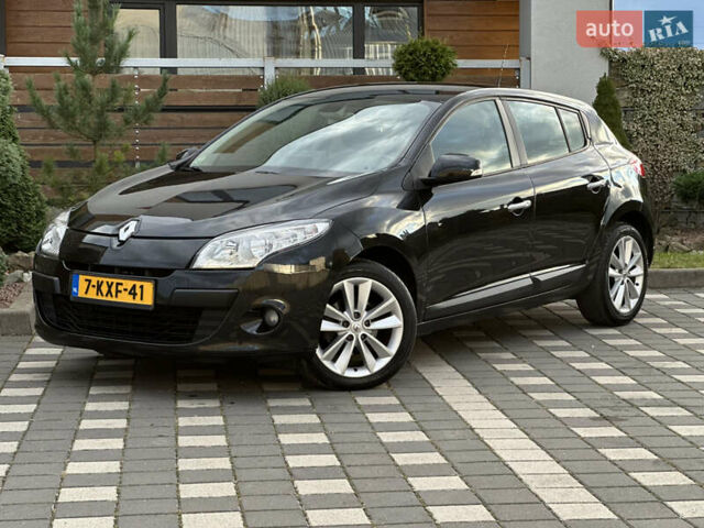 Рено Меган 2011 в Стрые на Automoto.ua Черный Рено Меган, объемом двигателя 1.6 л и пробегом 255 тыс. км за 6950 $, фото 1 на Automoto.ua