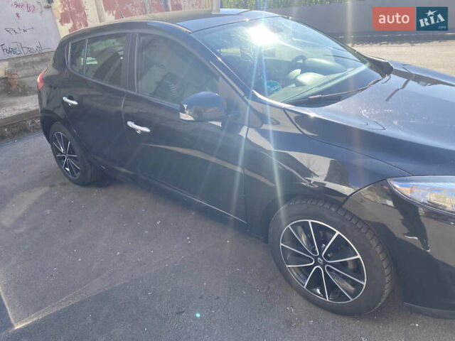 Черный Рено Меган, объемом двигателя 1.6 л и пробегом 212 тыс. км за 7200 $, фото 1 на Automoto.ua