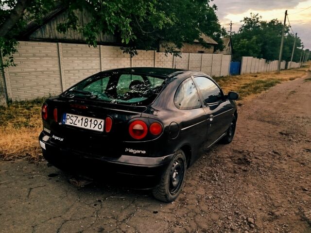Черный Рено Меган, объемом двигателя 2 л и пробегом 200 тыс. км за 950 $, фото 1 на Automoto.ua