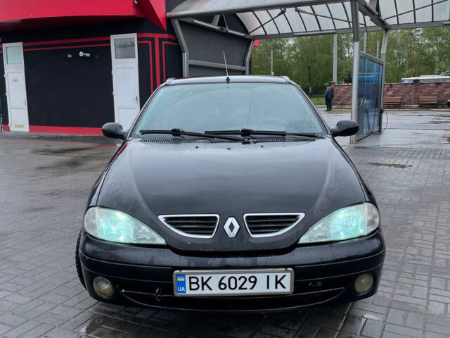 Чорний Рено Меган, об'ємом двигуна 1.6 л та пробігом 295 тис. км за 3200 $, фото 1 на Automoto.ua