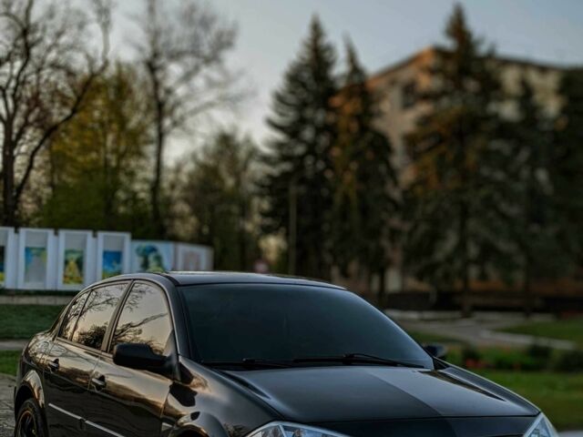 Черный Рено Меган, объемом двигателя 1.4 л и пробегом 230 тыс. км за 3600 $, фото 1 на Automoto.ua