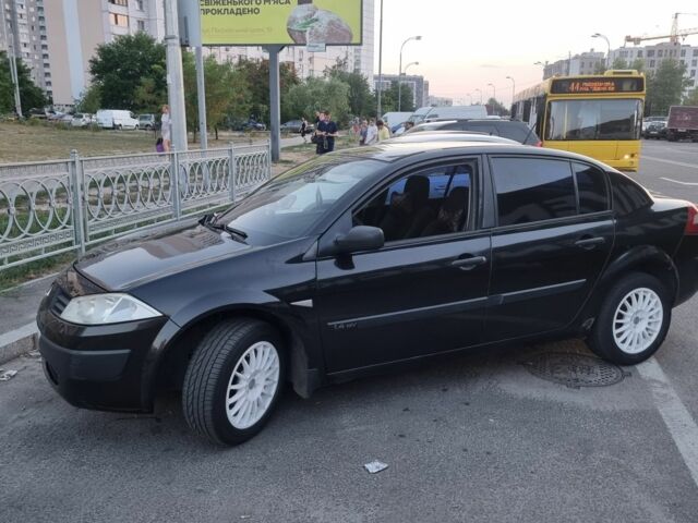 Черный Рено Меган, объемом двигателя 1.4 л и пробегом 210 тыс. км за 4050 $, фото 1 на Automoto.ua