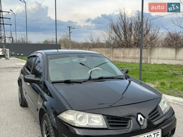 Черный Рено Меган, объемом двигателя 2 л и пробегом 178 тыс. км за 4500 $, фото 1 на Automoto.ua