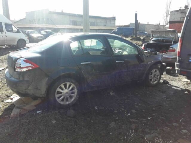 Черный Рено Меган, объемом двигателя 1.6 л и пробегом 25 тыс. км за 80000 $, фото 1 на Automoto.ua