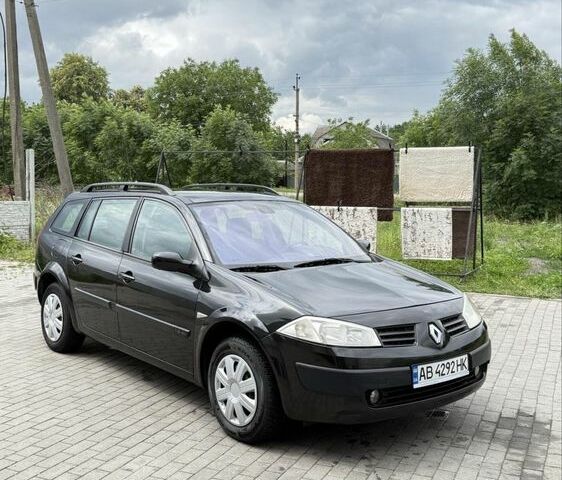Черный Рено Меган, объемом двигателя 1.6 л и пробегом 216 тыс. км за 5300 $, фото 1 на Automoto.ua