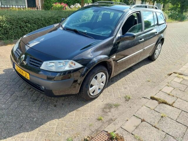 Черный Рено Меган, объемом двигателя 1.6 л и пробегом 265 тыс. км за 4200 $, фото 1 на Automoto.ua