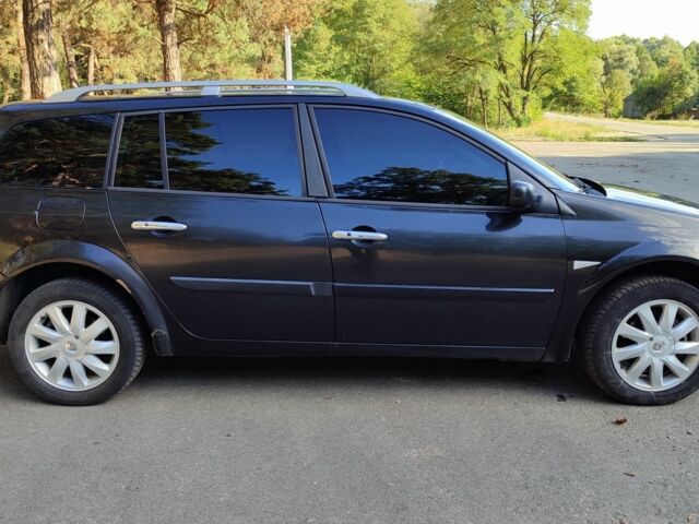 Черный Рено Меган, объемом двигателя 2 л и пробегом 300 тыс. км за 4200 $, фото 1 на Automoto.ua