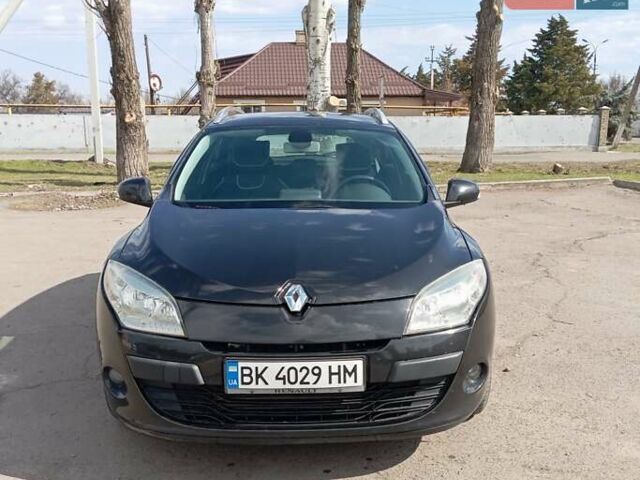 Черный Рено Меган, объемом двигателя 1.4 л и пробегом 250 тыс. км за 6200 $, фото 1 на Automoto.ua