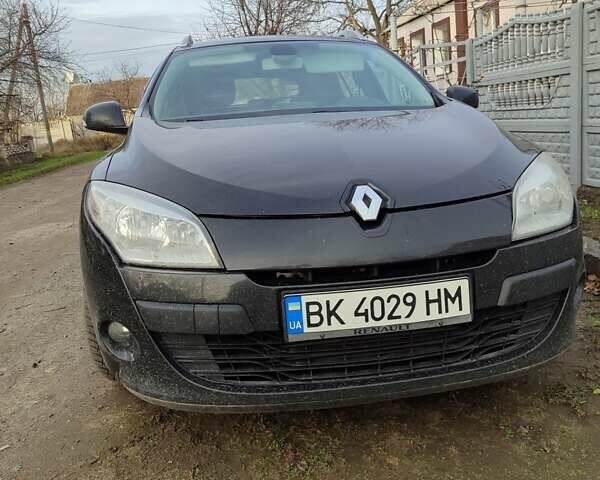 Черный Рено Меган, объемом двигателя 1.4 л и пробегом 260 тыс. км за 6600 $, фото 1 на Automoto.ua