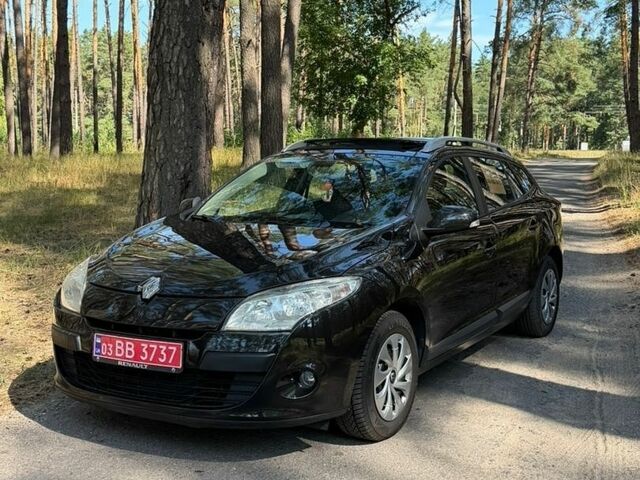 Черный Рено Меган, объемом двигателя 1.6 л и пробегом 235 тыс. км за 7199 $, фото 1 на Automoto.ua