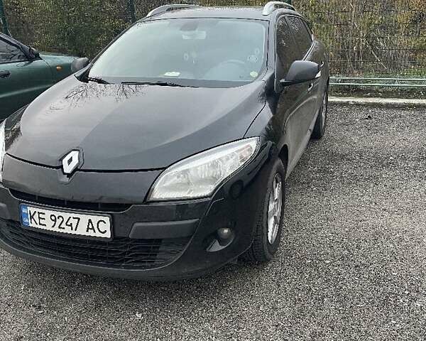 Черный Рено Меган, объемом двигателя 1.5 л и пробегом 330 тыс. км за 8000 $, фото 1 на Automoto.ua