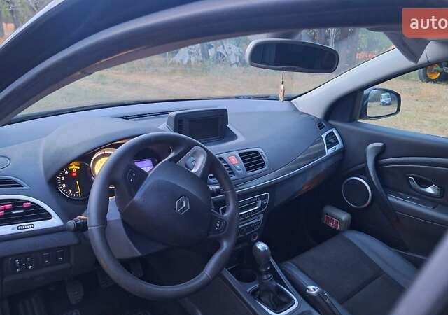 Чорний Рено Меган, об'ємом двигуна 1.5 л та пробігом 253 тис. км за 7500 $, фото 1 на Automoto.ua