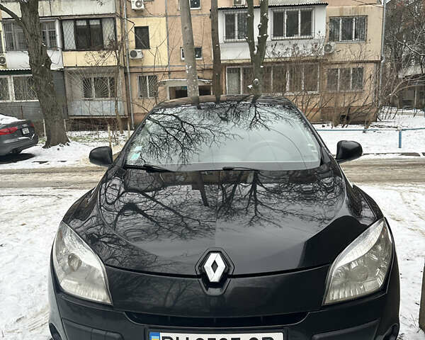 Черный Рено Меган, объемом двигателя 1.5 л и пробегом 178 тыс. км за 6500 $, фото 1 на Automoto.ua