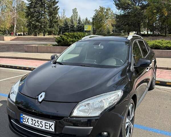Черный Рено Меган, объемом двигателя 1.5 л и пробегом 241 тыс. км за 8700 $, фото 1 на Automoto.ua