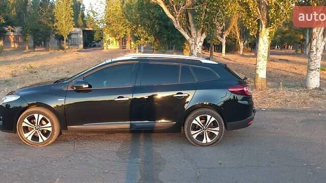 Черный Рено Меган, объемом двигателя 1.5 л и пробегом 290 тыс. км за 7900 $, фото 1 на Automoto.ua