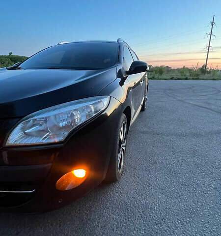 Черный Рено Меган, объемом двигателя 1.87 л и пробегом 280 тыс. км за 7999 $, фото 1 на Automoto.ua