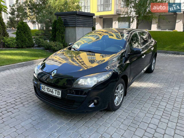 Рено Меган 2011 в Днепре (Днепропетровске) на Automoto.ua Черный Рено Меган, объемом двигателя 1.46 л и пробегом 268 тыс. км за 6200 $, фото 1 на Automoto.ua