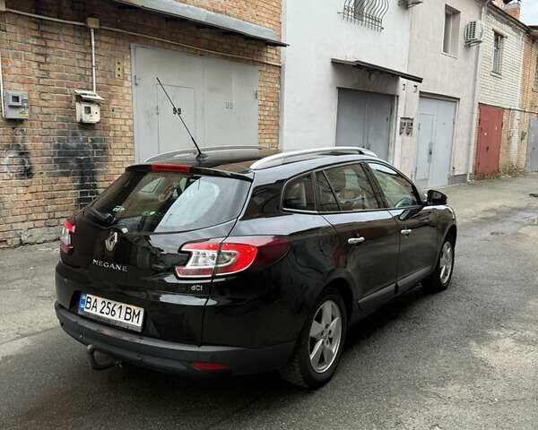 Рено Меган 2011 в Киеве на Automoto.ua Черный Рено Меган, объемом двигателя 1.46 л и пробегом 299 тыс. км за 6850 $, фото 1 на Automoto.ua