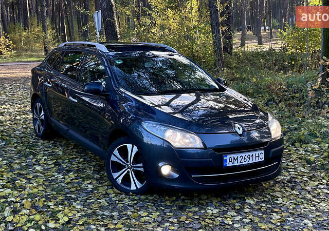 Рено Меган 2011 в Житомире на Automoto.ua Черный Рено Меган, объемом двигателя 1.46 л и пробегом 256 тыс. км за 7300 $, фото 1 на Automoto.ua