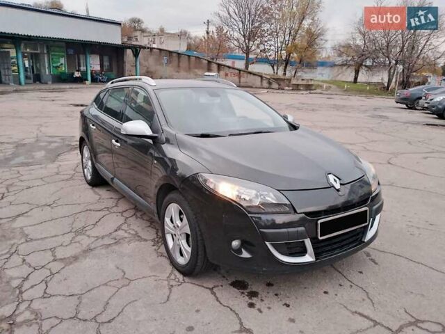 Черный Рено Меган, объемом двигателя 1.4 л и пробегом 225 тыс. км за 7500 $, фото 1 на Automoto.ua