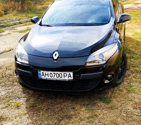 Черный Рено Меган, объемом двигателя 1.9 л и пробегом 235 тыс. км за 8200 $, фото 1 на Automoto.ua
