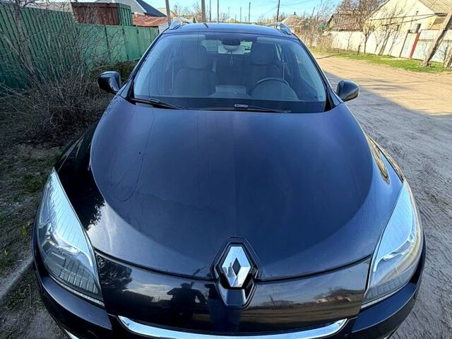 Черный Рено Меган, объемом двигателя 1.5 л и пробегом 290 тыс. км за 7800 $, фото 1 на Automoto.ua